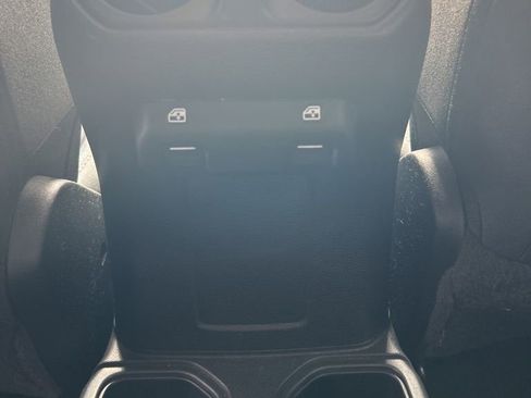 Used 2021 Jeep Wrangler Unlimited Sport image 13