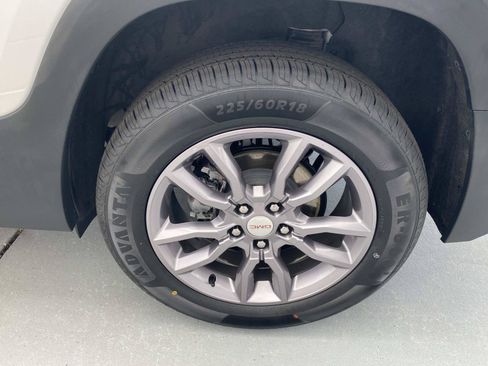 Used 2023 GMC Terrain SLT w/ LPO, Floor Liner Package AWD/4WD image 12