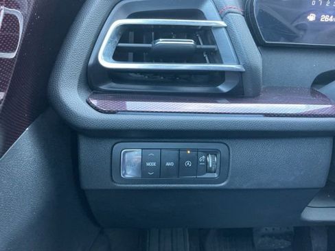 Used 2024 Chevrolet Traverse RS w/ LPO, Floor Liner Package image 9