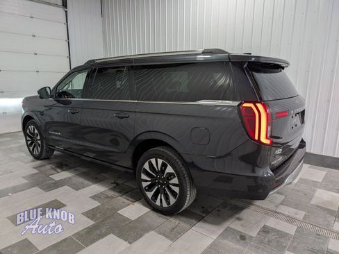 Used 2025 Ford Expedition Max Platinum w/ Driver's Package image 2