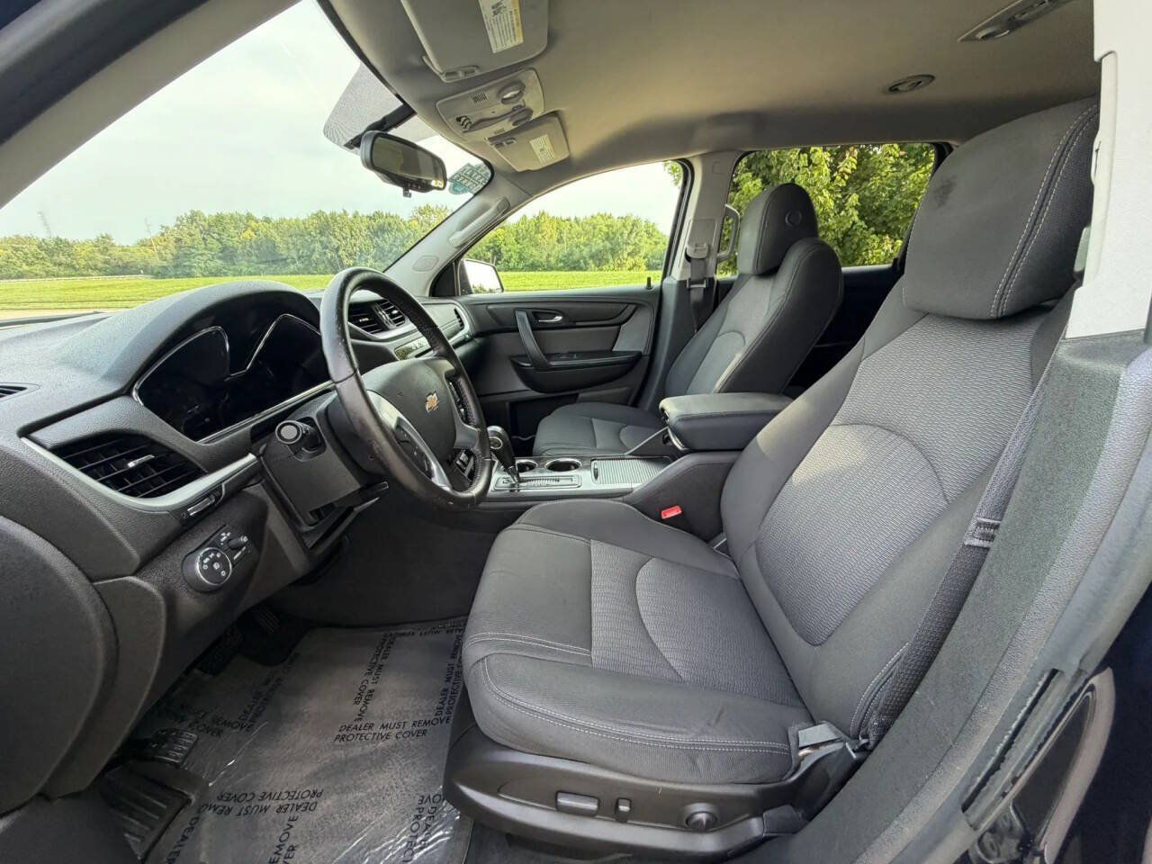 Used 2015 Chevrolet Traverse LT FWD image 10