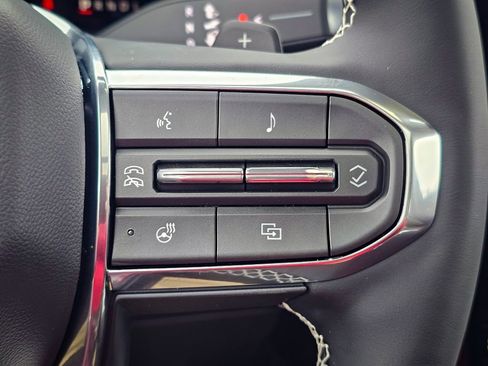 New 2026 GMC Acadia Denali Ultimate w/ LPO, All-Weather Package image 25