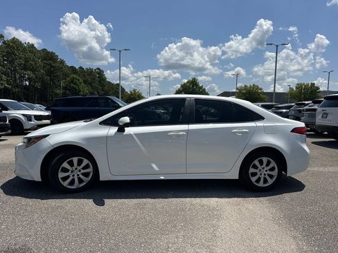 Used 2021 Toyota Corolla LE FWD image 7
