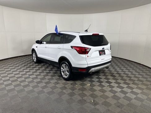 Certified 2019 Ford Escape SE image 4