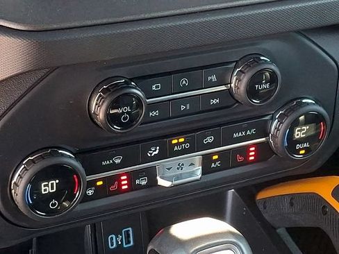 Used 2024 Ford Bronco Badlands AWD/4WD image 15