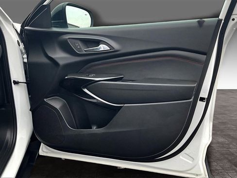 Used 2024 Chevrolet Trax RS w/ Driver Confidence Package image 13