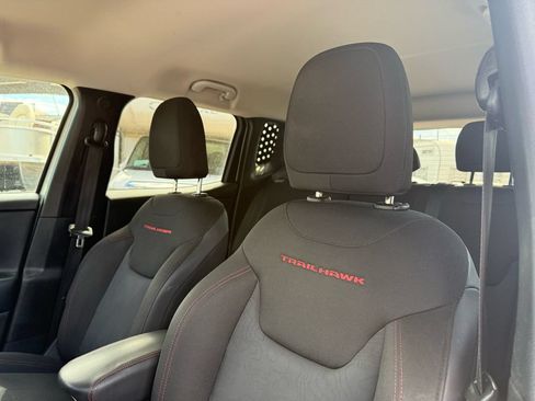 Used 2016 Jeep Renegade Trailhawk AWD/4WD image 15