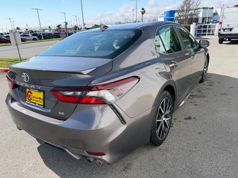 Used 2023 Toyota Camry SE FWD image 6