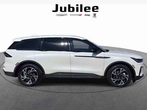 Used 2024 Lincoln Nautilus Premier w/ Equipment Group 102A AWD/4WD image 39