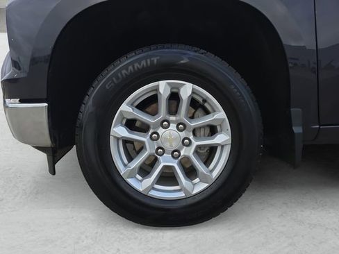 Used 2023 Chevrolet Silverado 1500 LT AWD/4WD image 23