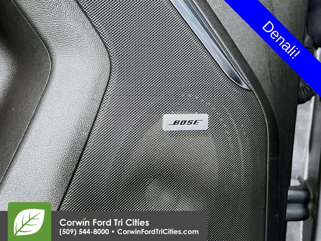 Used 2022 GMC Yukon XL Denali AWD/4WD image 12