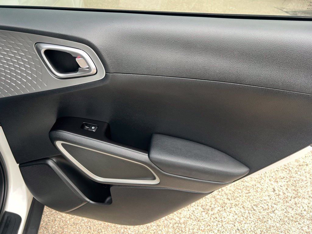 Certified 2023 Kia Soul S FWD image 16