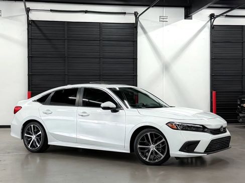 Used 2023 Honda Civic Touring image 6