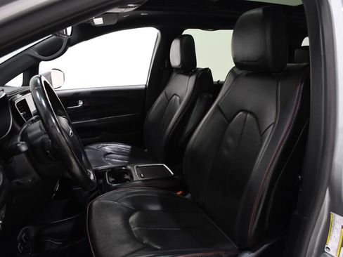 Used 2020 Chrysler Pacifica Limited image 22