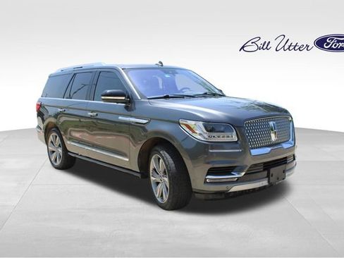 Used 2018 Lincoln Navigator Reserve w/ Technology Package AWD/4WD image 3
