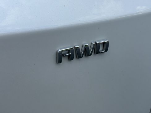 Used 2024 Chevrolet Blazer EV LT AWD/4WD image 11