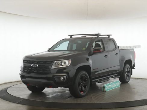 Used 2022 Chevrolet Colorado LT w/ Redline Special Edition image 10