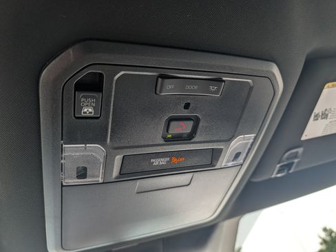 Used 2025 Toyota Tundra SR5 AWD/4WD image 31