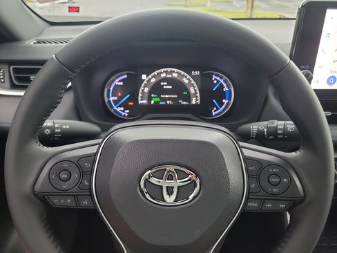 Used 2025 Toyota RAV4 XSE AWD/4WD image 31