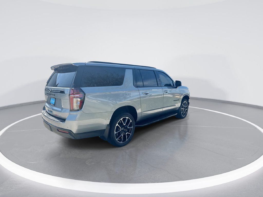 Used 2024 Chevrolet Suburban RST w/ Luxury Package AWD/4WD image 8