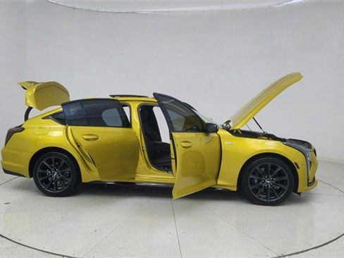 Used 2025 Cadillac CT5 V w/ Technology Package image 70