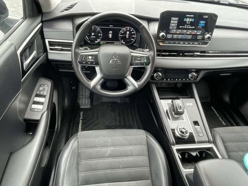 Used 2024 Mitsubishi Outlander SEL image 15