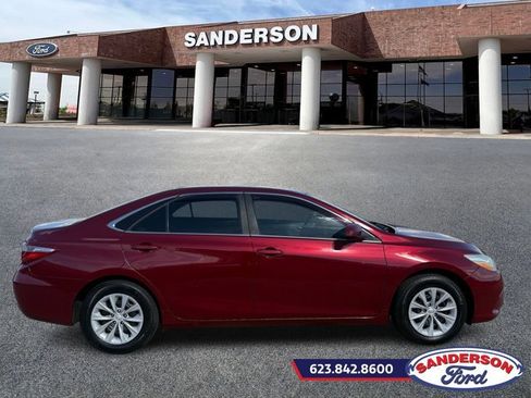 Used 2016 Toyota Camry LE image 2