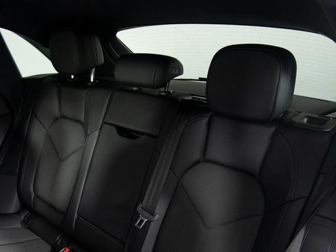 Certified 2025 Porsche Macan image 35