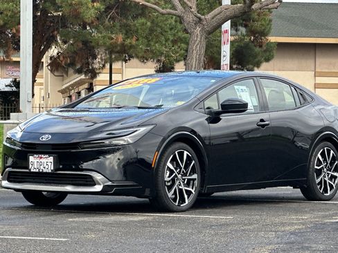 Certified 2024 Toyota Prius Prime Premium image 10