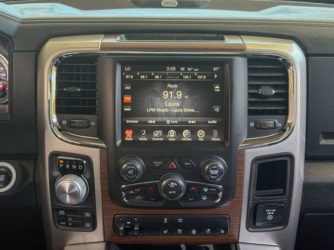 Used 2017 RAM 1500 Laramie w/ Convenience Group AWD/4WD image 10