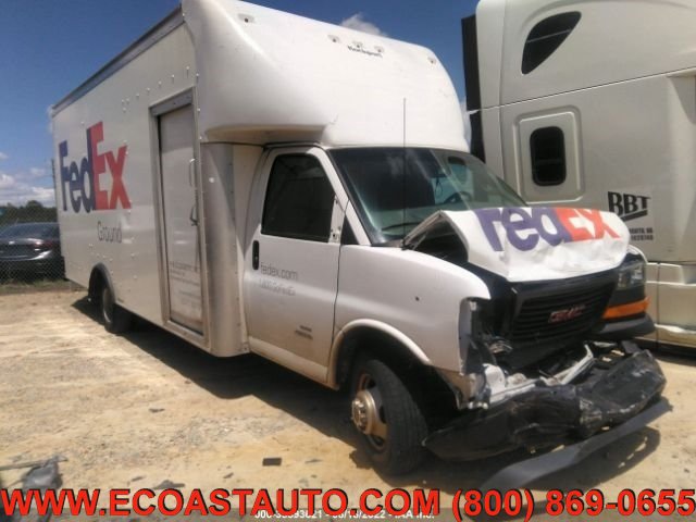Used 2019 GMC Savana 4500 w/ Driver Convenience Package RWD image 1