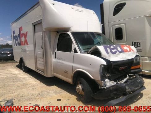 Used 2019 GMC Savana 4500 w/ Driver Convenience Package image 1