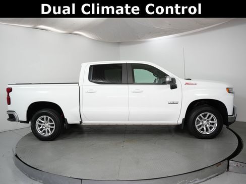 Used 2019 Chevrolet Silverado 1500 LT w/ Texas Edition image 5