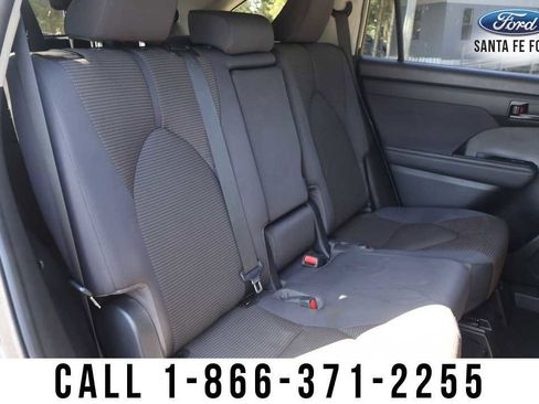 Used 2023 Toyota Highlander Platinum image 33