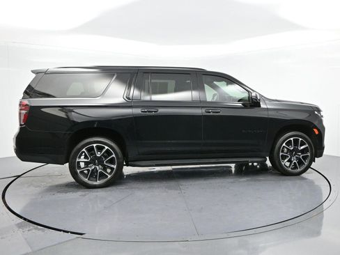 Used 2024 Chevrolet Suburban RST w/ Luxury Package AWD/4WD image 8
