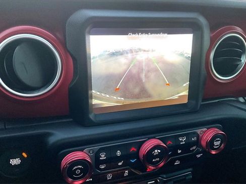 Certified 2023 Jeep Wrangler Unlimited Rubicon w/ Cold Weather Group image 23