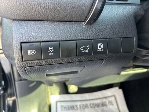 Used 2019 Toyota Camry L image 19