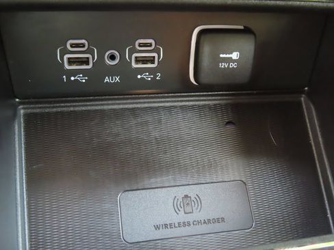 Certified 2023 Jeep Grand Cherokee Limited w/ Luxury Tech Group II AWD/4WD image 10