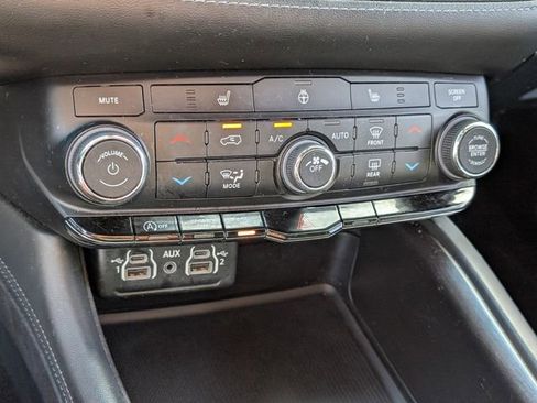 Used 2023 Dodge Durango SXT image 22