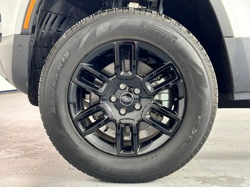 Used 2025 Land Rover Defender 110 S image 37