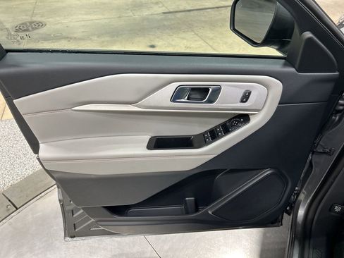 New 2026 Ford Explorer Active image 14