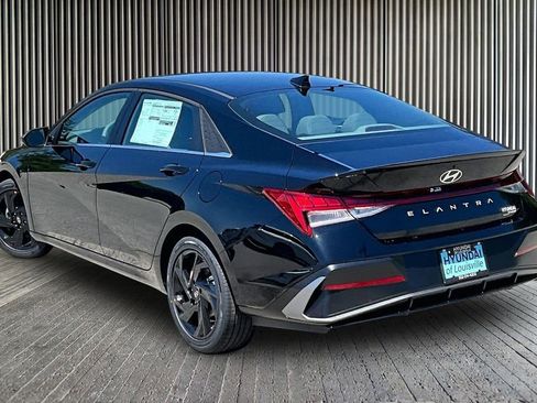 New 2026 Hyundai Elantra SEL Sport Premium FWD image 3