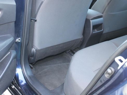 Used 2021 Toyota Corolla LE image 40