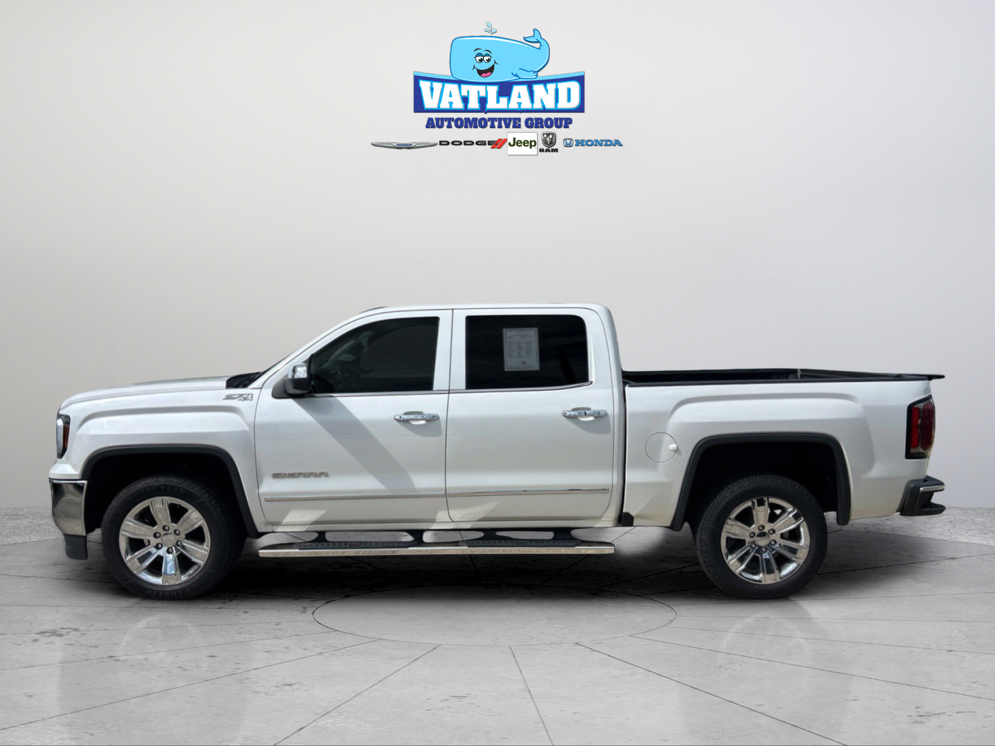 Used 2018 GMC Sierra 1500 SLT AWD/4WD image 2