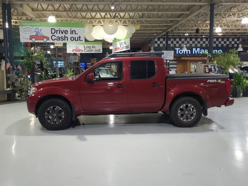 Used 2020 Nissan Frontier PRO-4X w/ Pro-4x Utility Package AWD/4WD image 11