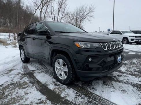 Used 2022 Jeep Compass Latitude w/ Convenience Group image 2