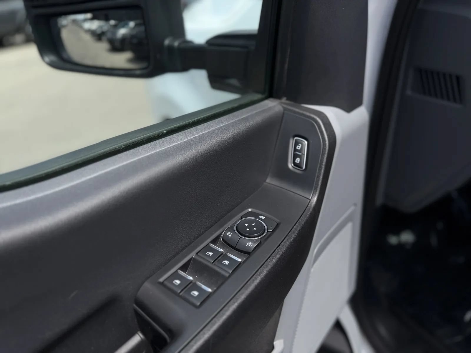 Used 2024 Ford F250 XL w/ FX4 Off-Road Package AWD/4WD image 24