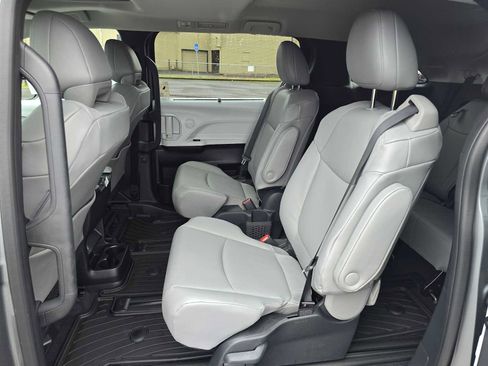 New 2026 Toyota Sienna XLE AWD/4WD image 19