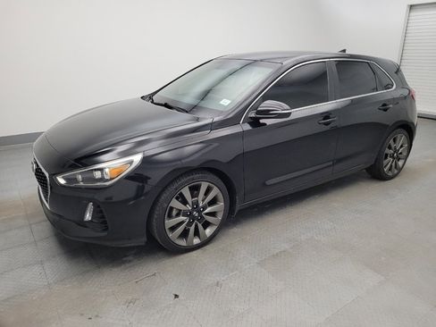 Used 2018 Hyundai Elantra GT Sport FWD image 2