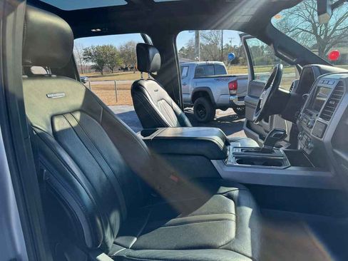 Used 2019 Ford F150 Platinum w/ Equipment Group 701A Luxury image 13